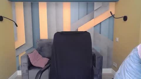 EllaLongs online show from October 22, 11:37 am