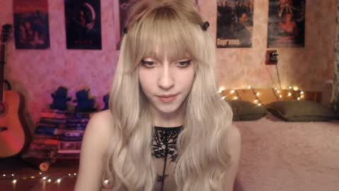 ellie_friendly online show from January 27, 11:33 pm