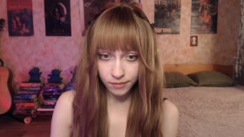 ellie_friendly online show from April 1, 2:25 pm