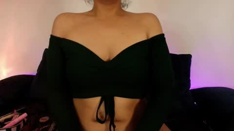 elliee1 online show from September 27, 2:24 pm