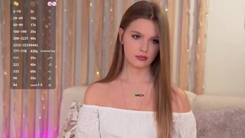 Ellie Moore online show from September 13, 7:44 pm