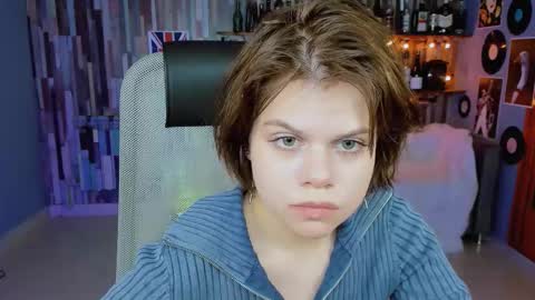 elliemurler online show from January 14, 1:27 pm