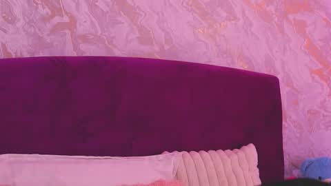 EllinaNuria online show from March 16, 5:44 am