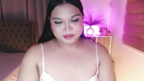 Ellise online show from December 22, 12:41 pm