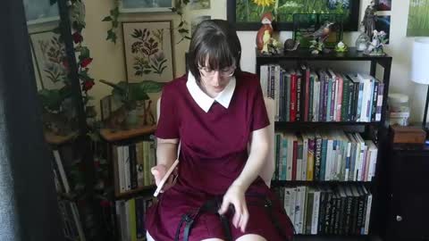 Elly Naomi online show from June 6, 5:19 pm