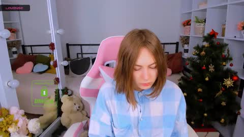 elma_lily online show from January 7, 7:45 am