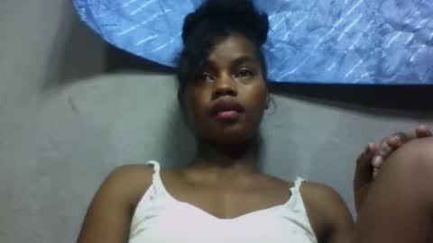 elodie228680 online show from May 21, 4:10 am
