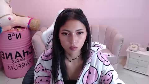 Elody  online show from February 11, 3:29 am