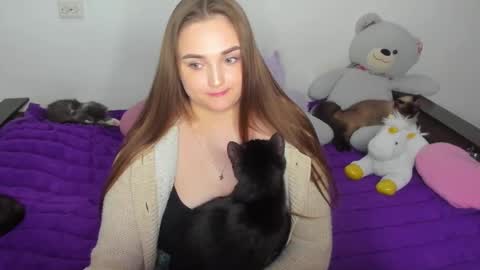 Elsa online show from September 9, 8:52 pm