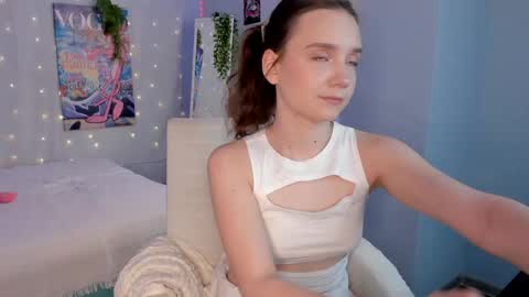 Elvienne online show from June 7, 3:24 am