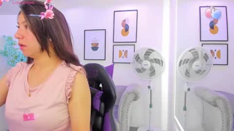 Ema louisx  online show from February 3, 12:36 pm