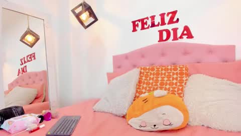 Ema online show from February 22, 7:32 pm