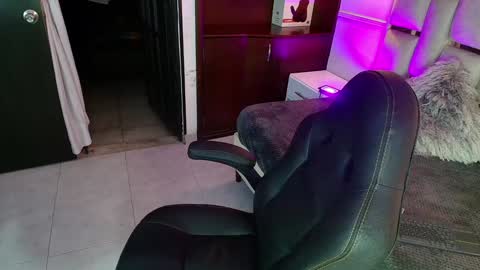 Emily  online show from January 8, 12:06 am