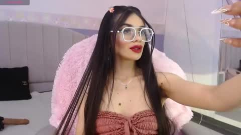 Danna online show from November 22, 3:42 am