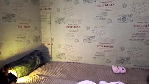 Emi online show from December 14, 7:30 pm