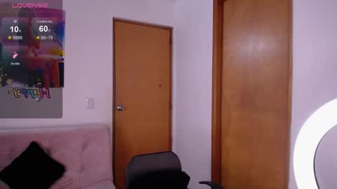 Emily Independent model online show from March 8, 5:17 pm