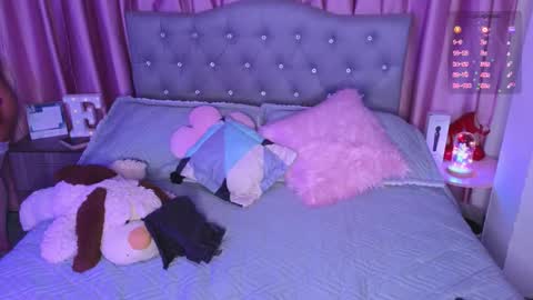 Emily online show from October 9, 1:10 am