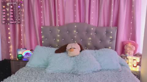 Emily online show from February 4, 2:10 pm