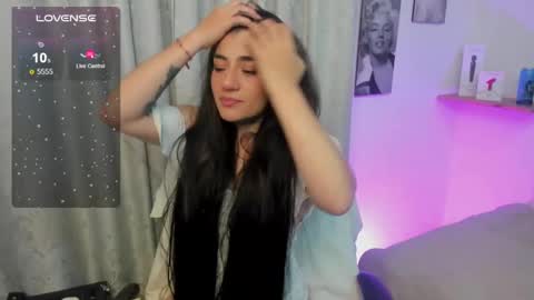 emilayton_ online show from January 30, 2:49 am