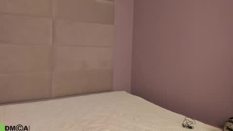 Emilia online show from May 6, 1:20 am