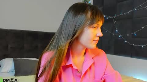Emilia online show from June 29, 1:12 am