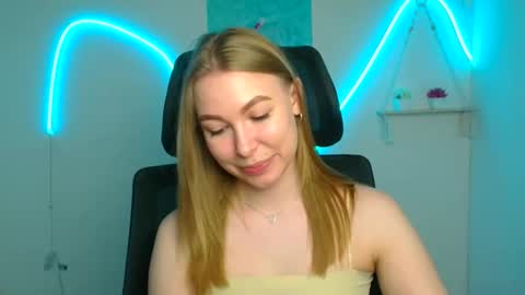 Emilia online show from May 7, 5:45 am