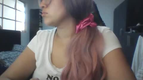 emiliahoney online show from January 8, 9:30 pm