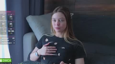 emilielong online show from April 11, 7:45 am