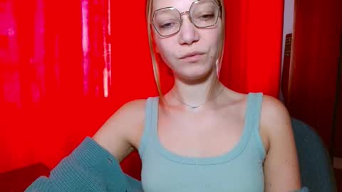 Emilly online show from February 3, 6:33 am