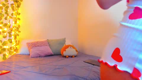 emilly online show from February 6, 7:24 am