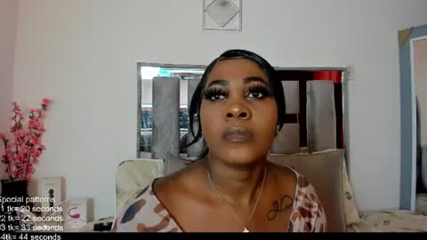 Emilly Roa online show from July 5, 1:17 pm