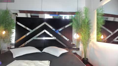 Emily  online show from March 1, 11:06 am