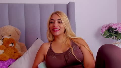 Emily  online show from May 21, 3:32 pm