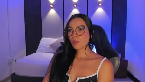 emily_tolson online show from May 15, 9:17 pm