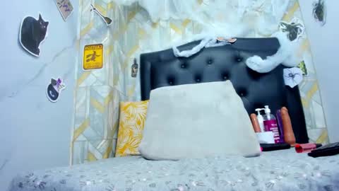 emilybrown21x online show from October 13, 2:36 am