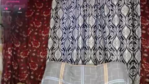 EmilyDoth online show from December 18, 8:53 am