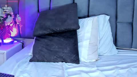 Emily Flame online show from November 4, 2:44 pm