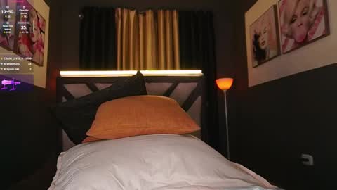 Emily Jhonson online show from March 28, 5:23 pm