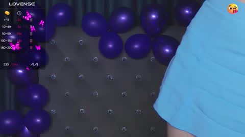 EmilyKents online show from December 4, 1:08 am