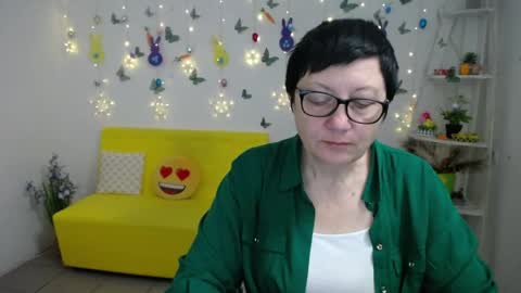 Emily online show from April 9, 6:19 am