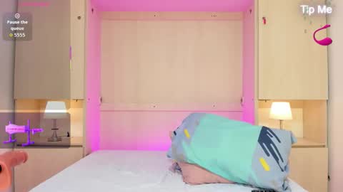 Emily online show from December 5, 5:29 am