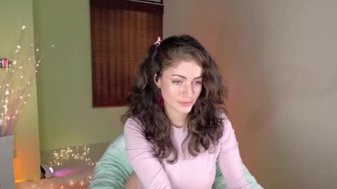 Emma online show from February 10, 5:19 pm