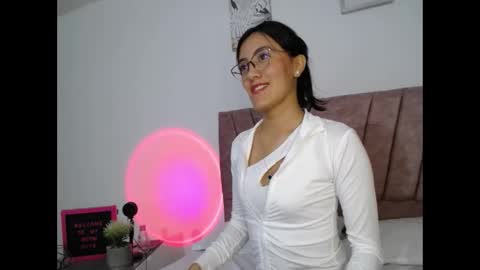 Emma Glow online show from October 8, 11:31 pm