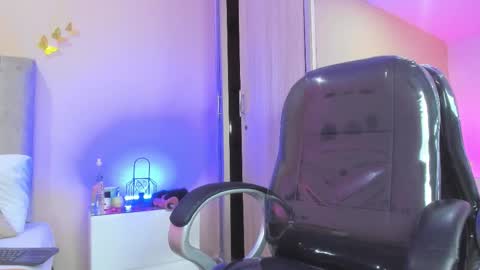 emma_hearts online show from February 25, 5:06 am