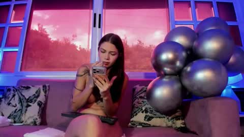 emma_jhoons online show from January 11, 12:43 pm