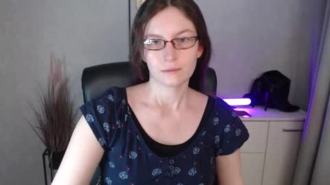 emma online show from November 14, 7:08 am