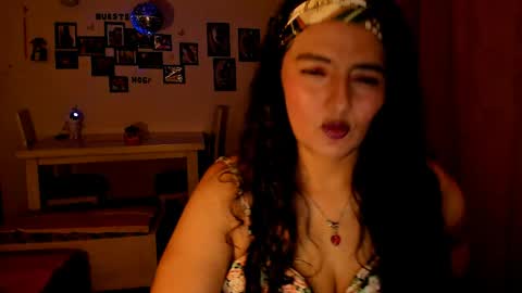  emma luxy online show from April 4, 4:00 am