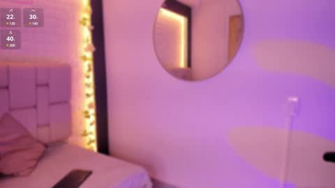 emma_woods__ online show from December 14, 12:23 pm