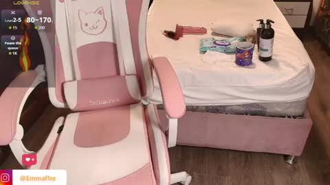 emma online show from April 15, 7:58 pm