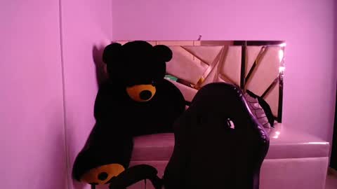 Emma online show from February 8, 10:39 am